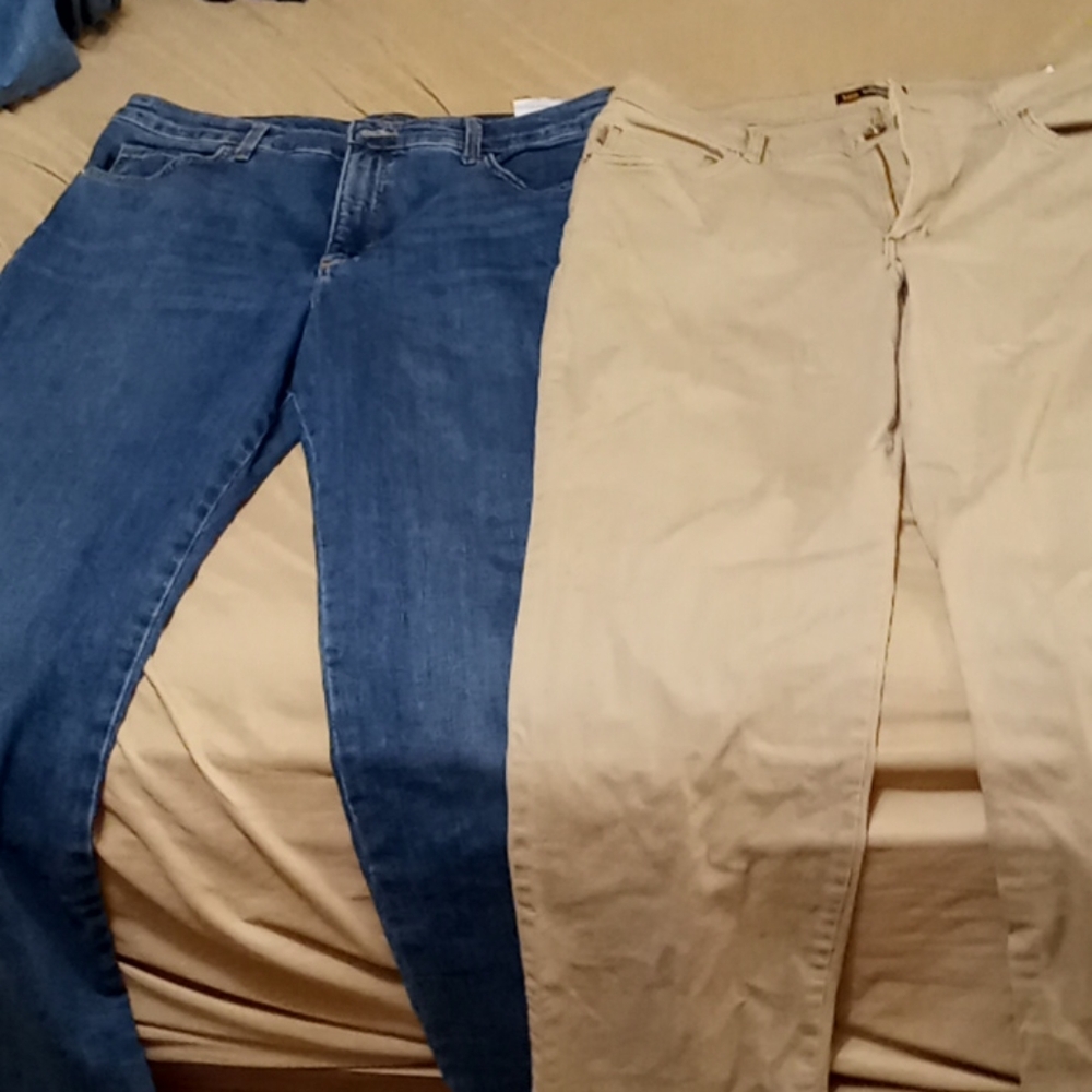 Jeans/Khaki pants
